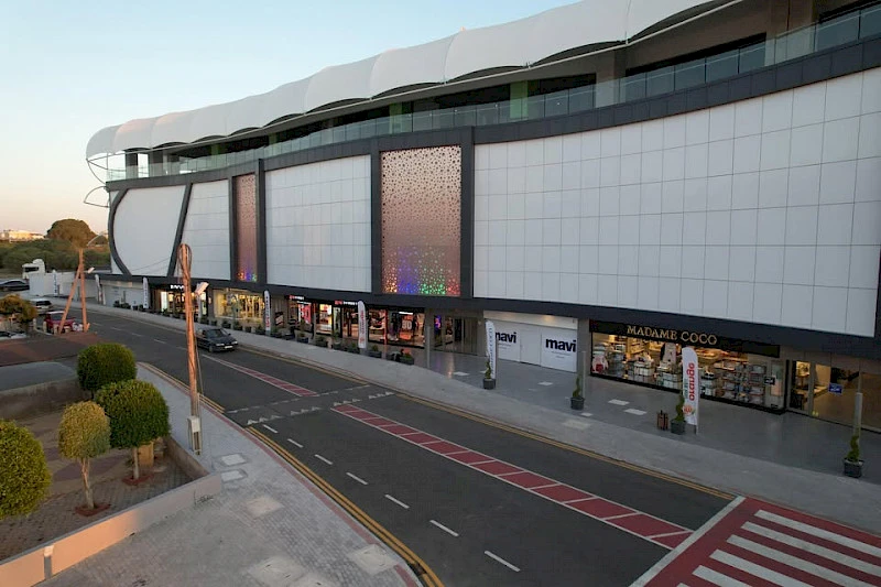 Торговый центр Orange Mall в Гюзельюрте