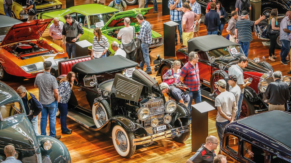 Klassische Autos auf der Ausstellung in Paphos