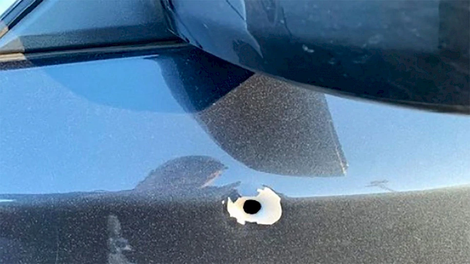 Beschädigtes Auto in Çatalköy