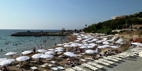 Kervansaray Plajı — deniz kenarında huzurlu, tekrar tekrar gelmek isteyeceğiniz bir yer