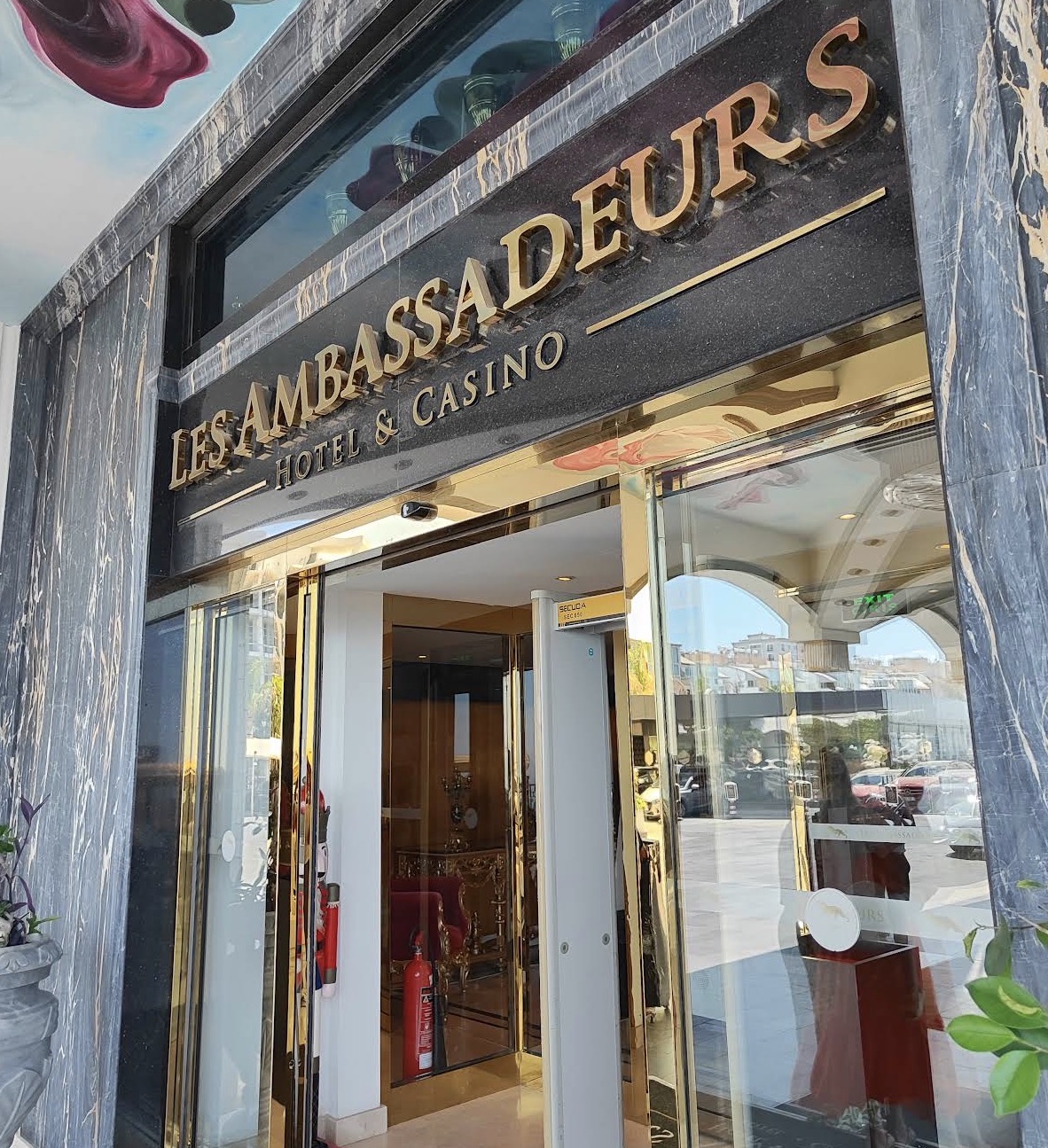 LES AMBASSADEURS HOTEL & Casino