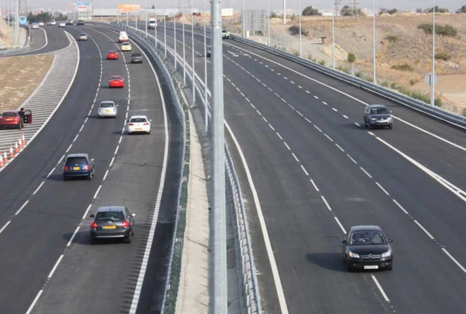 Na autostradzie Pafos–Limasol zostanie zamknięty „szybki” pas i zjazd w Parekklisia