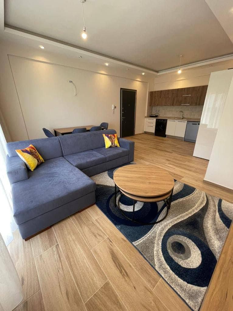 Διαμέρισμα 2+1 στο ισόγειο με ιδιωτικό κήπο — Alsancak