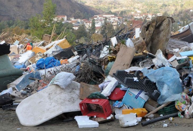 In İskele ist der Unaro-Fluss in Ergazi zu einer Müllkippe geworden