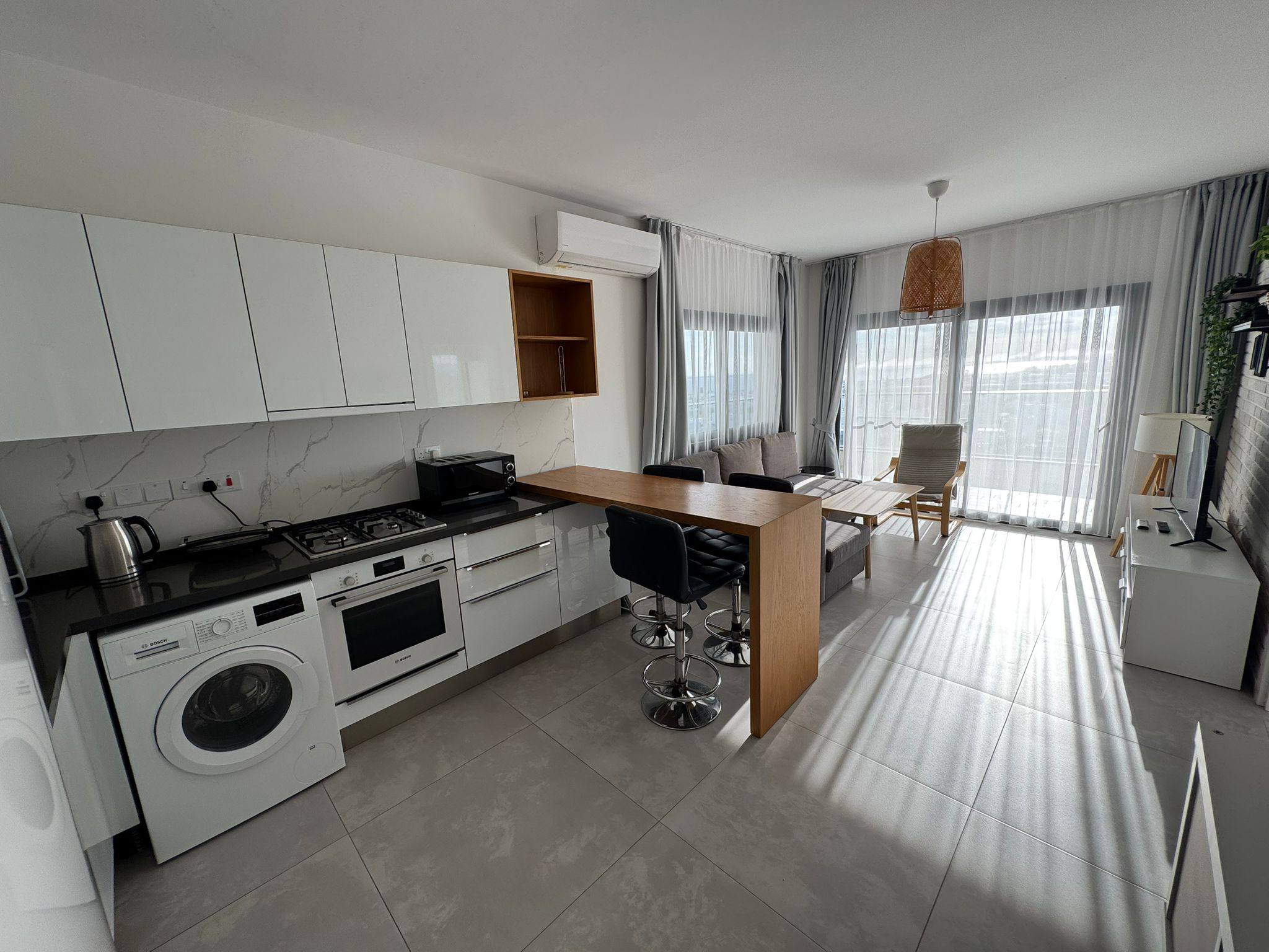 Bezugsfertige 1+1-Wohnung mit atemberaubendem Panoramablick auf das Meer, gelegen im Caesar Blue.