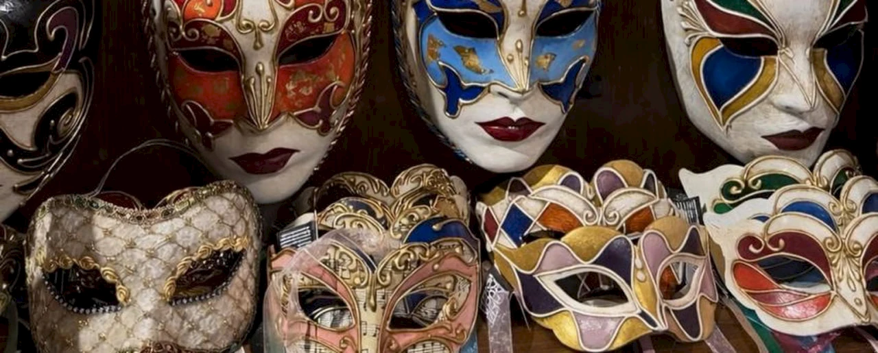 Εργαστήριο ζωγραφικής και διακόσμησης αποκριάτικων μασκών