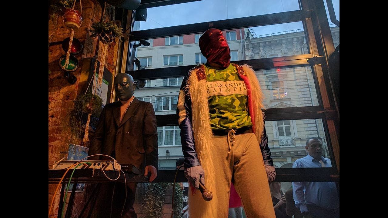 Alexander Zaloopin und Uvazhaemiy