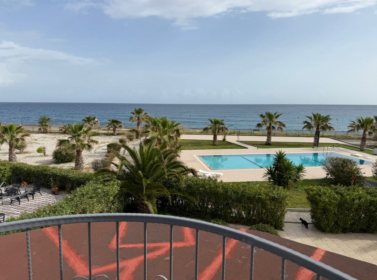 3+1 dzīvoklis pie jūras — Emerald Bay, Lapta