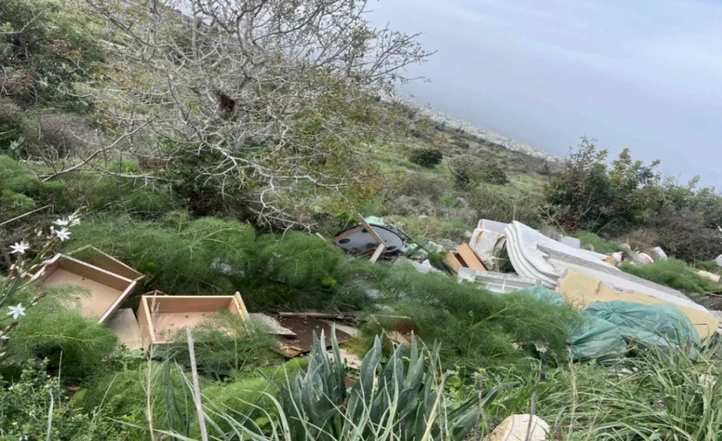 Муниципалитет Йероскипу обязал владельцев очистить участки до 26 апреля